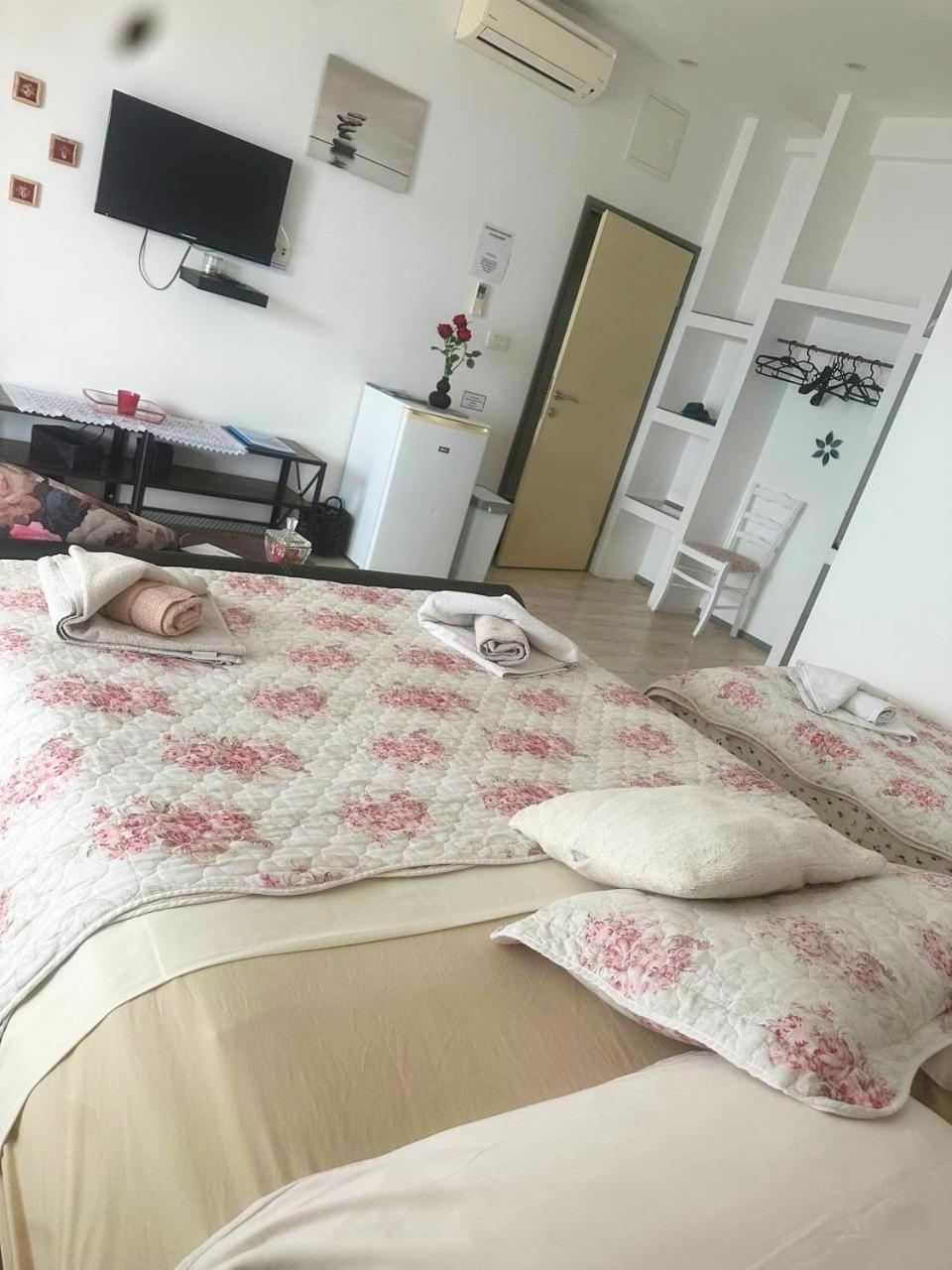 ホテル Super Horizont -Free Parking And Jaccuzzi Stobreč エクステリア 写真